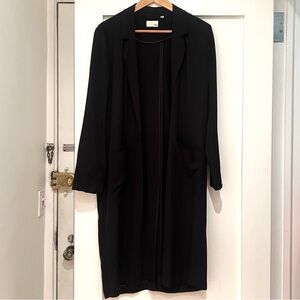 Aritzia Long Trench Coast in Black Satin Button With Pockets Size Small
